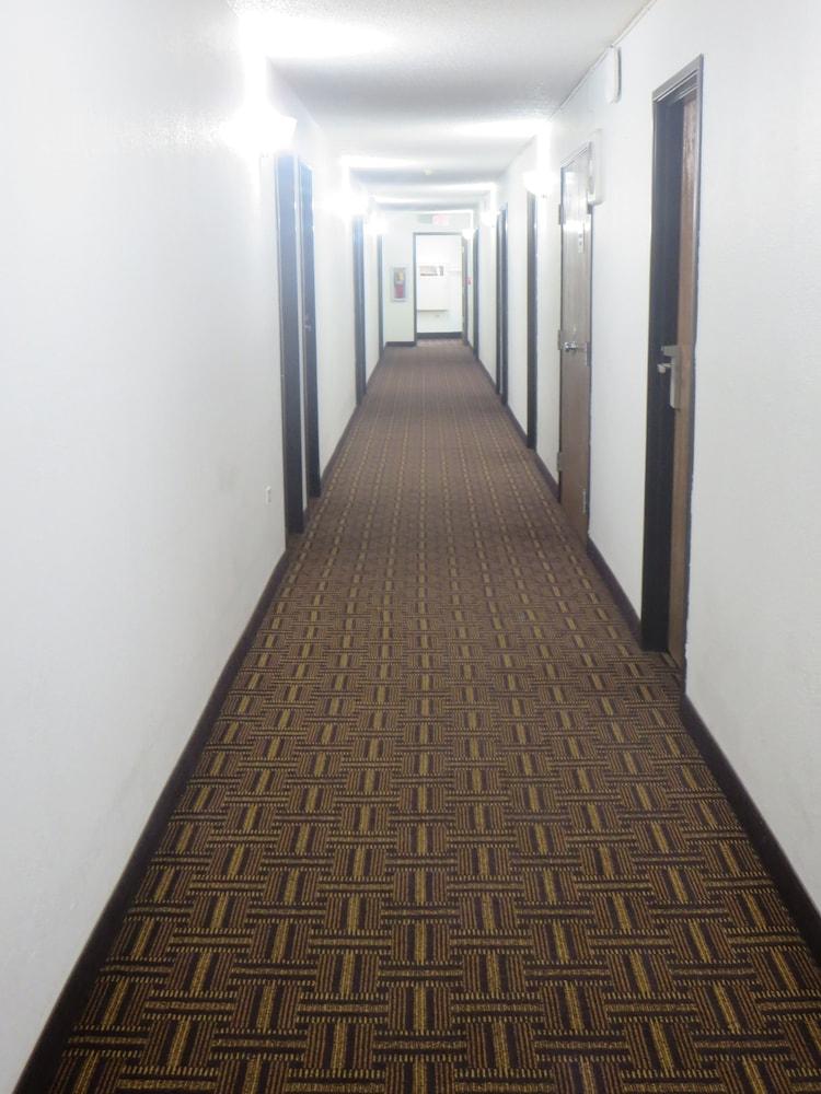 Super 8 By Wyndham Mundelein/Libertyville Area Exterior photo