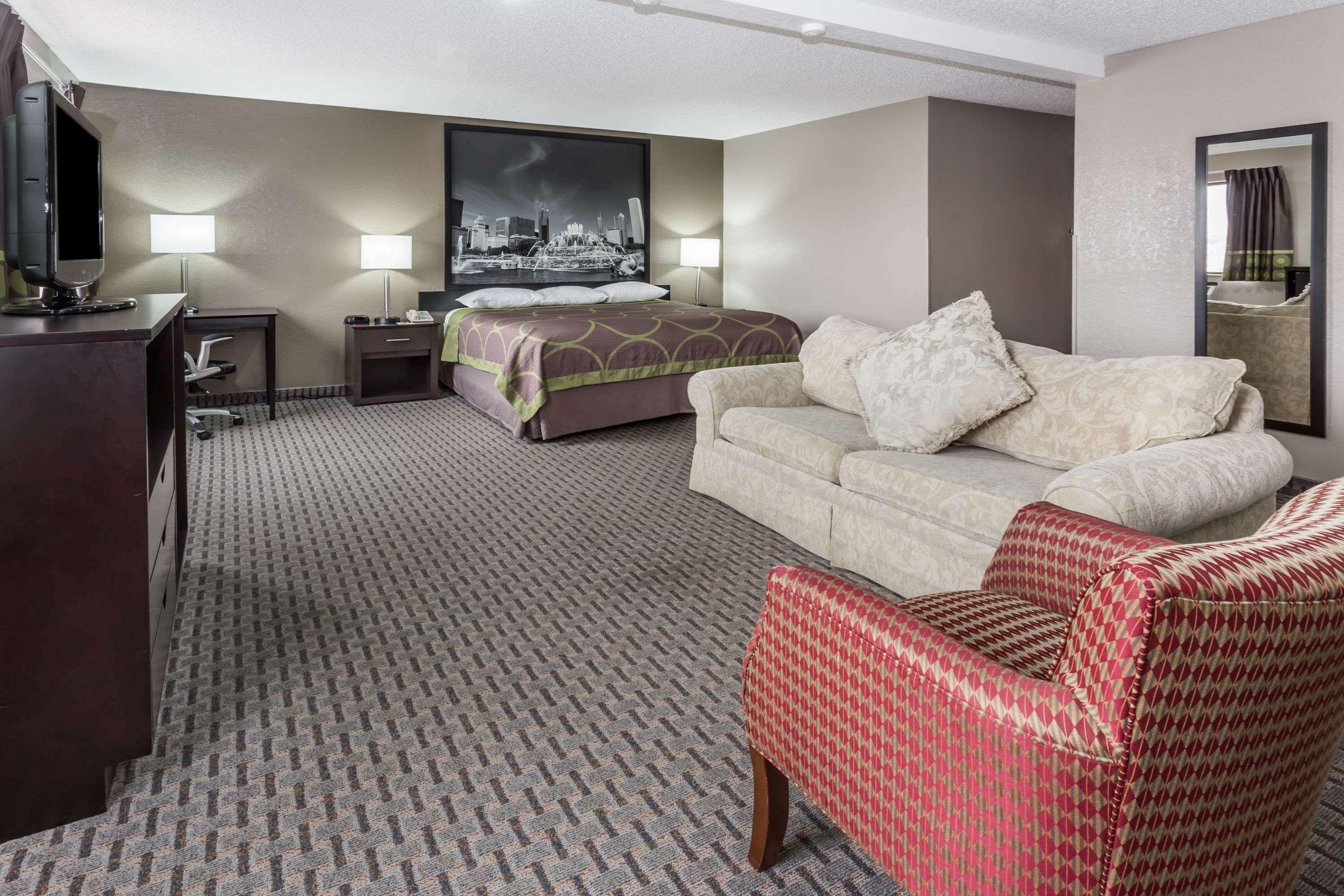 Super 8 By Wyndham Mundelein/Libertyville Area Exterior photo