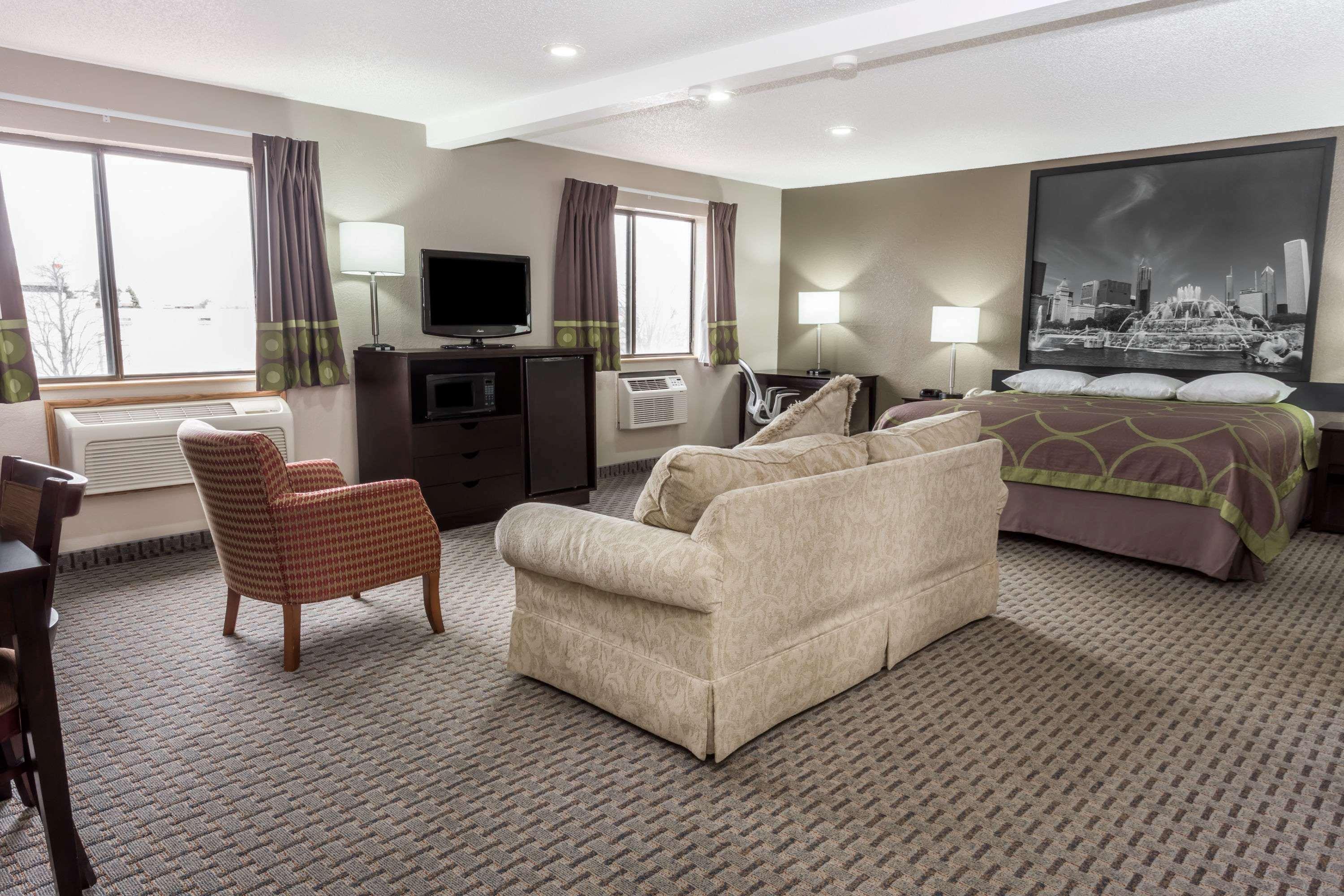 Super 8 By Wyndham Mundelein/Libertyville Area Exterior photo