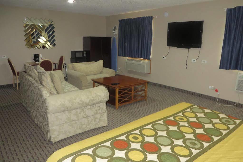 Super 8 By Wyndham Mundelein/Libertyville Area Exterior photo