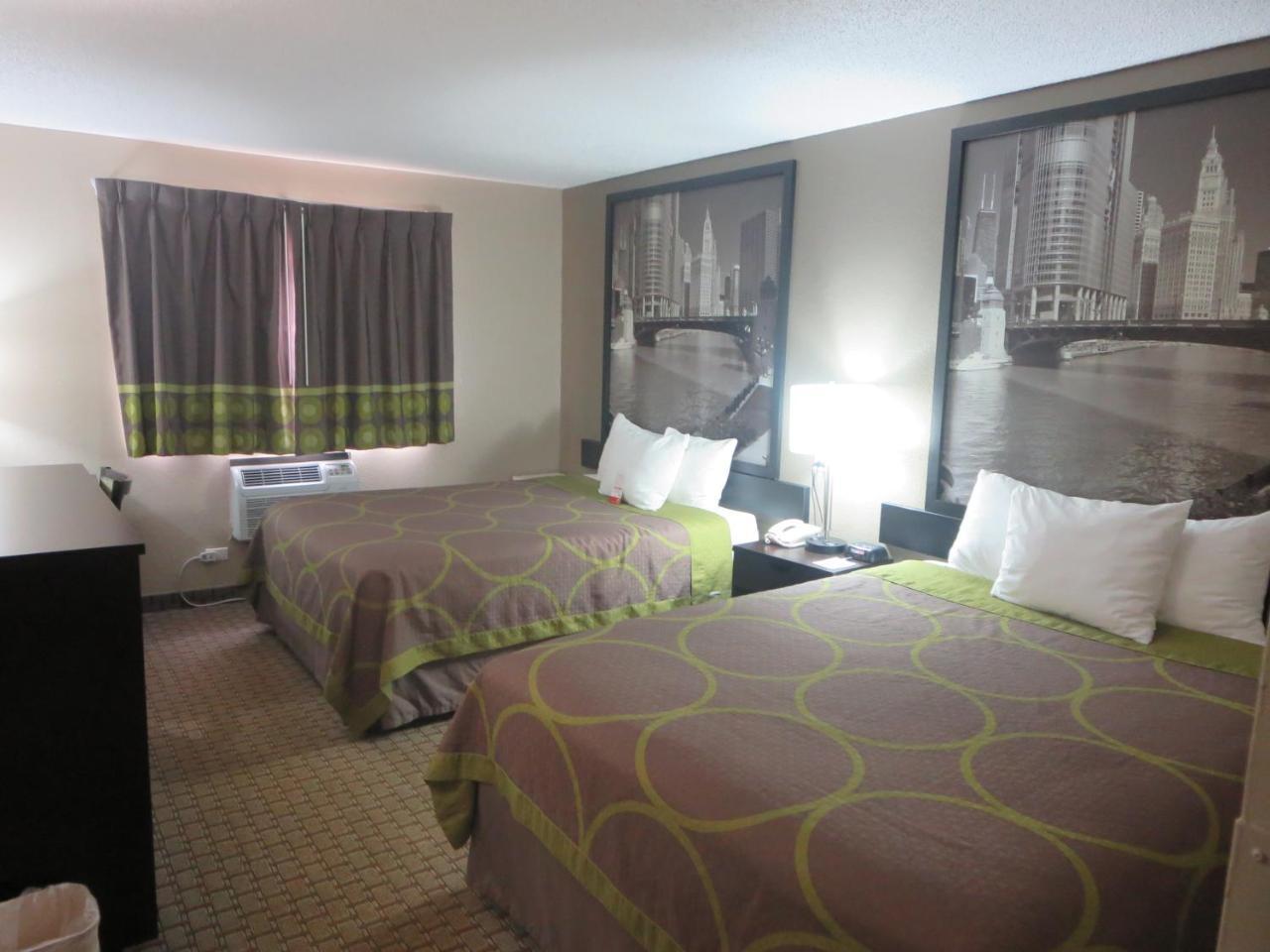 Super 8 By Wyndham Mundelein/Libertyville Area Exterior photo